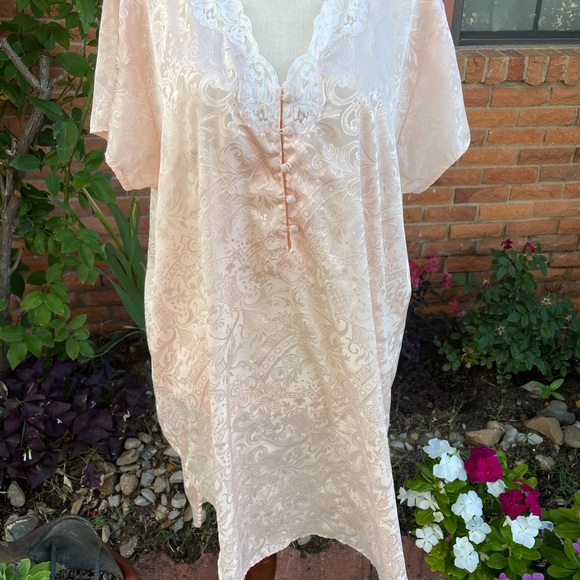 Bali Intimates & Sleepwear Vintage Bali Large Pink Nightgown Poshmark